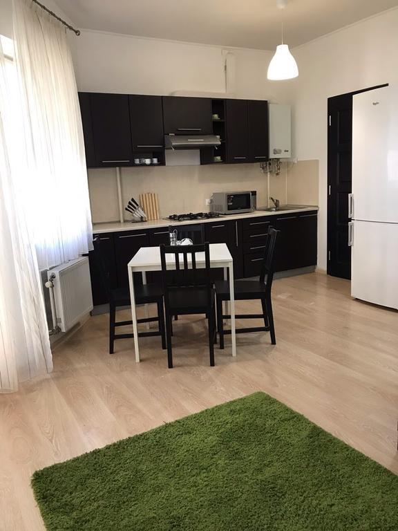 Gil Apartments, Квартира Студия В Самом Центре Пл Петефи Ungvár Kültér fotó