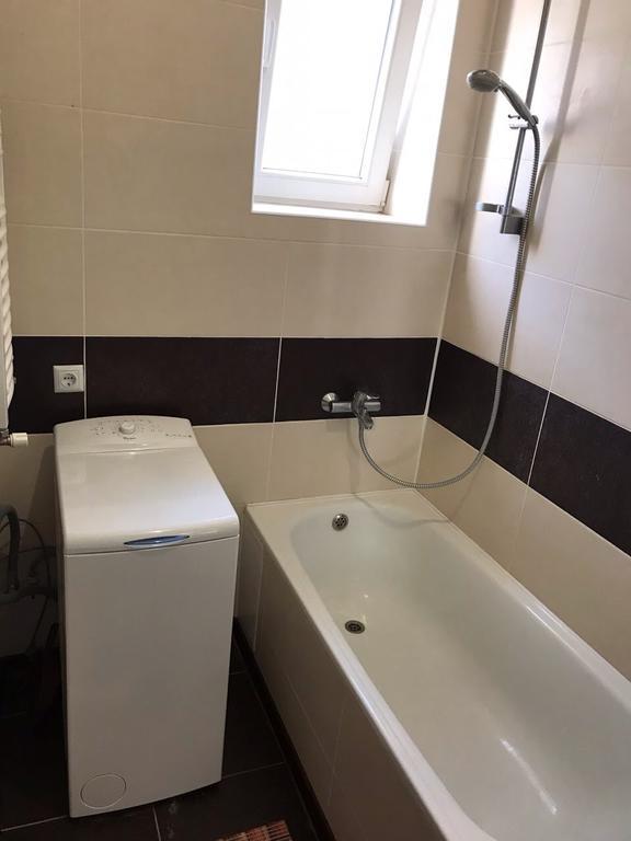 Gil Apartments, Квартира Студия В Самом Центре Пл Петефи Ungvár Kültér fotó